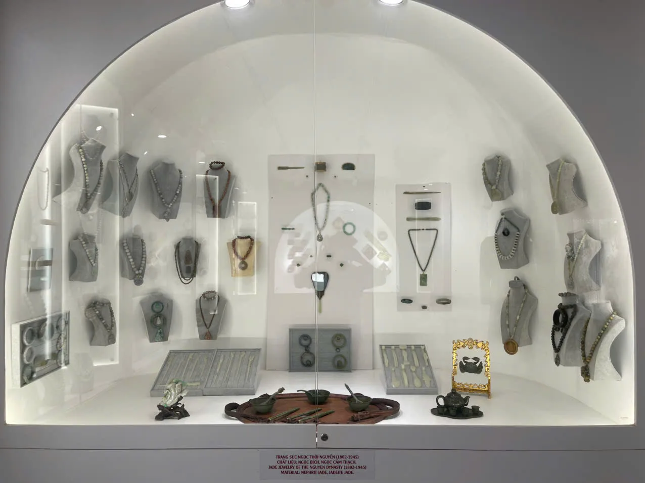 Bộ Trang Sức Ngọc Bích Thời Nguyễn