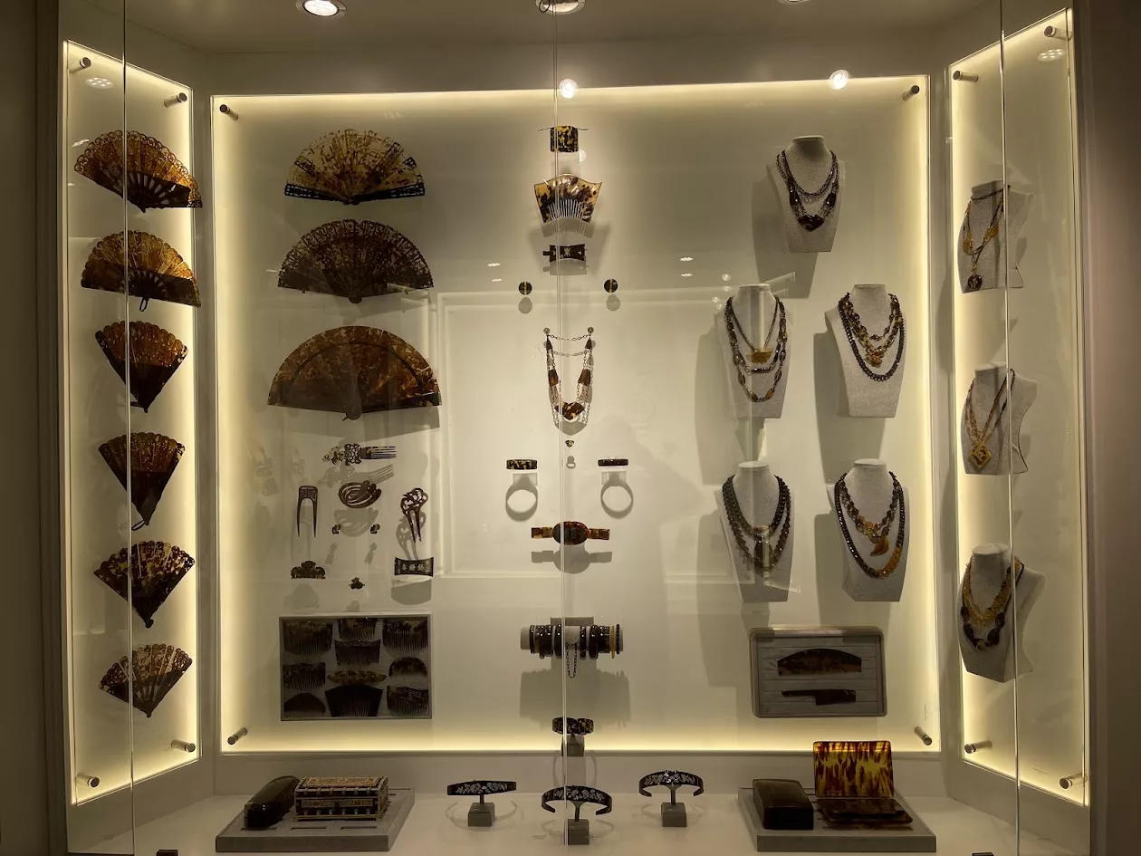 TRANG SỨC ĐỒI MỒI