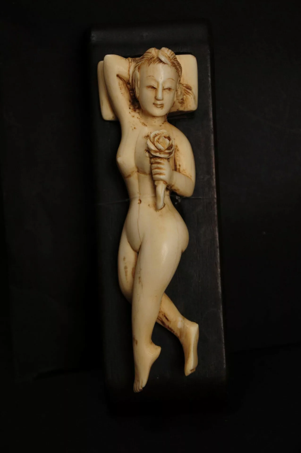 Điêu khắc ngà voi