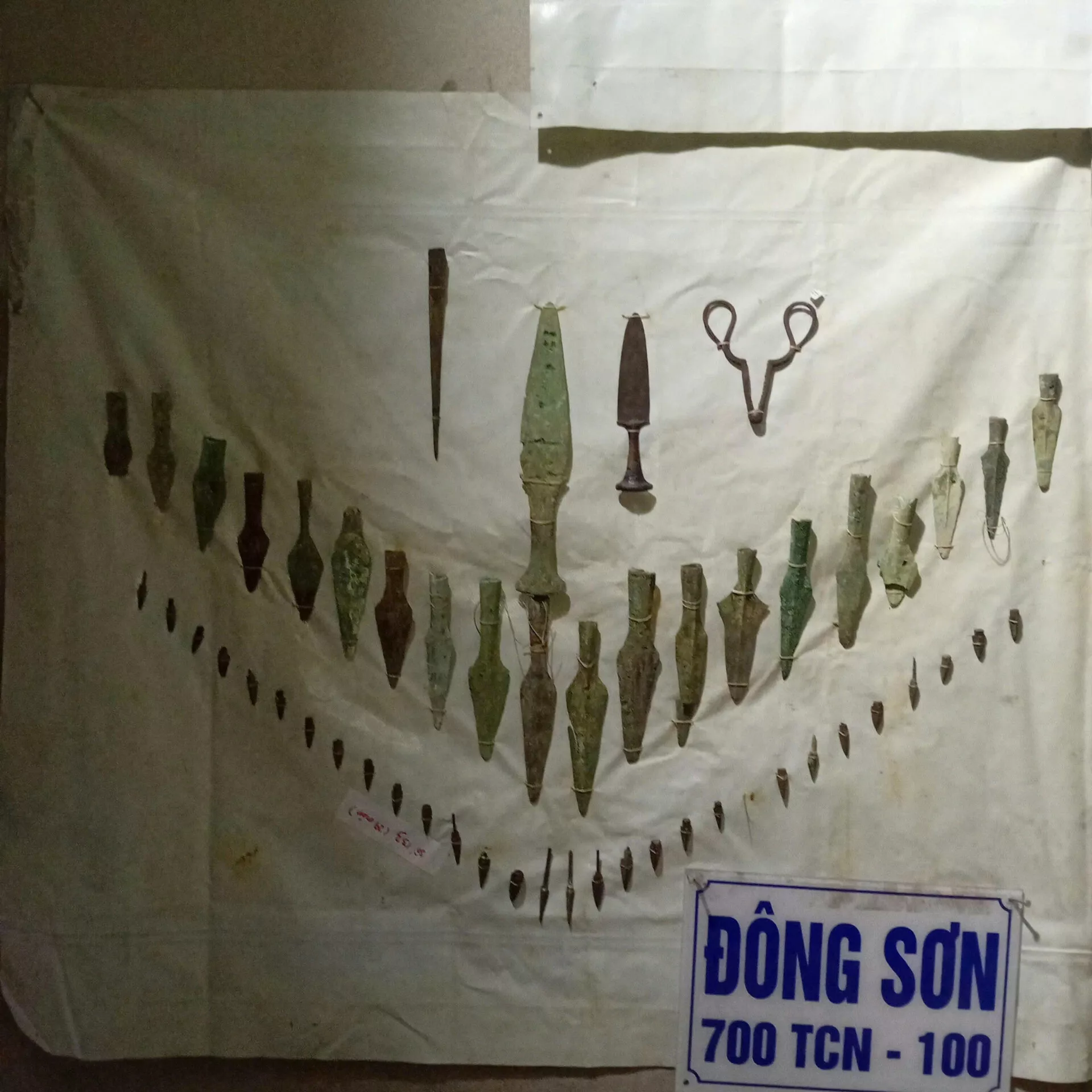 Bộ Sưu Tập Vũ Khí Đông Sơn (700 TCN – 100)