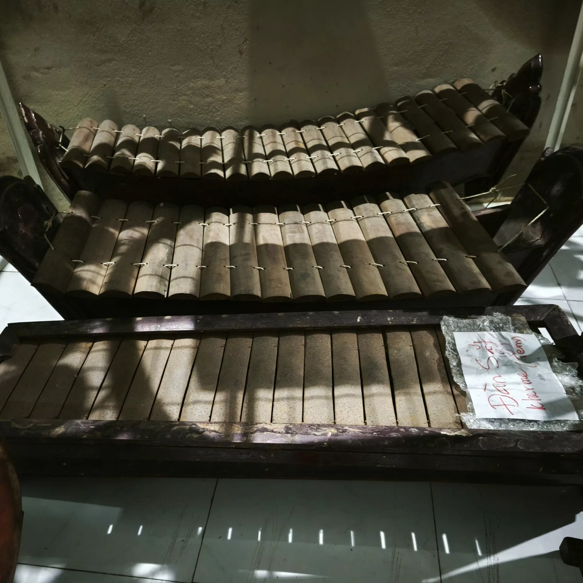 Đàn Rô-niết Thung (Khơ Me)