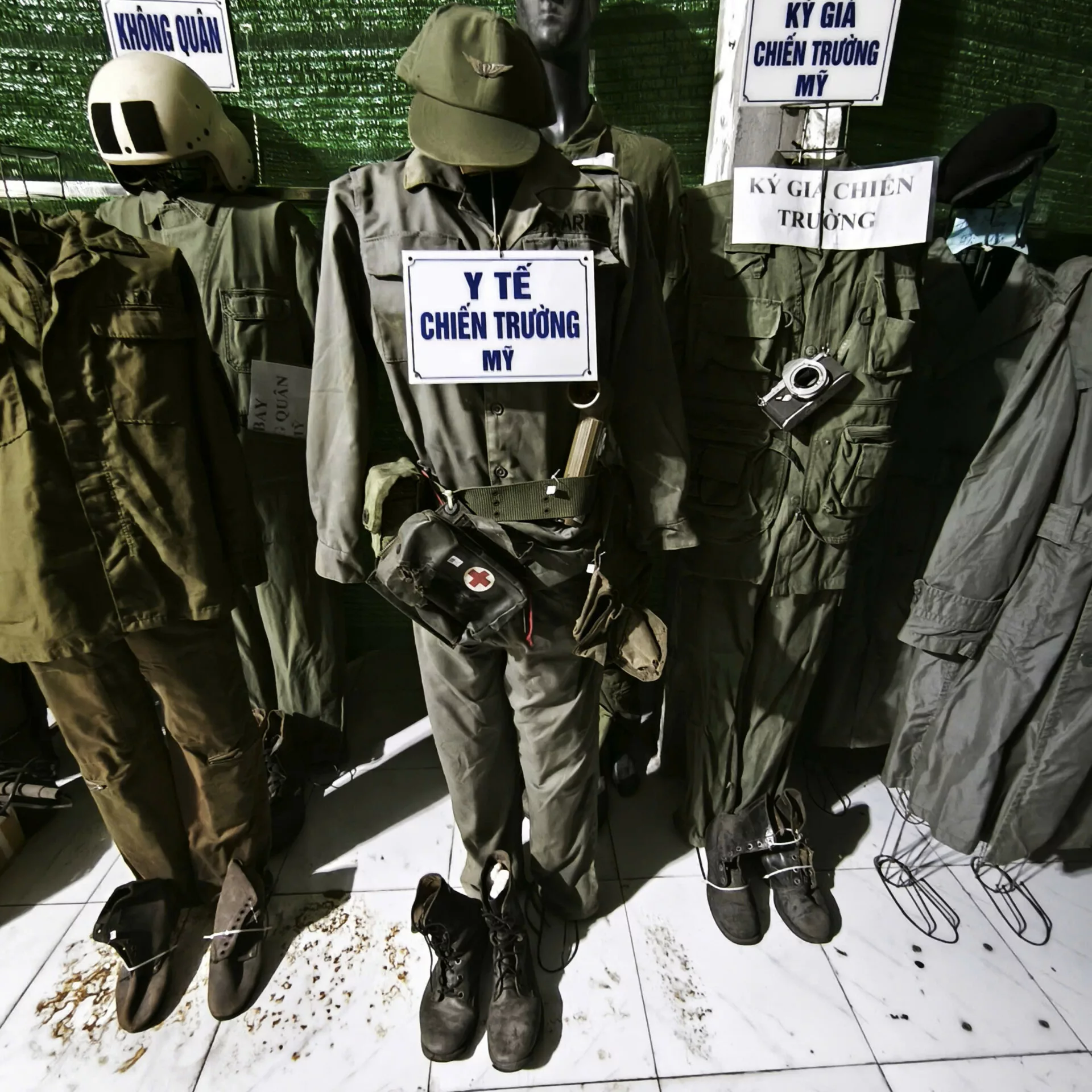 Quân phục lính Quân Y Mỹ (1965-1973)