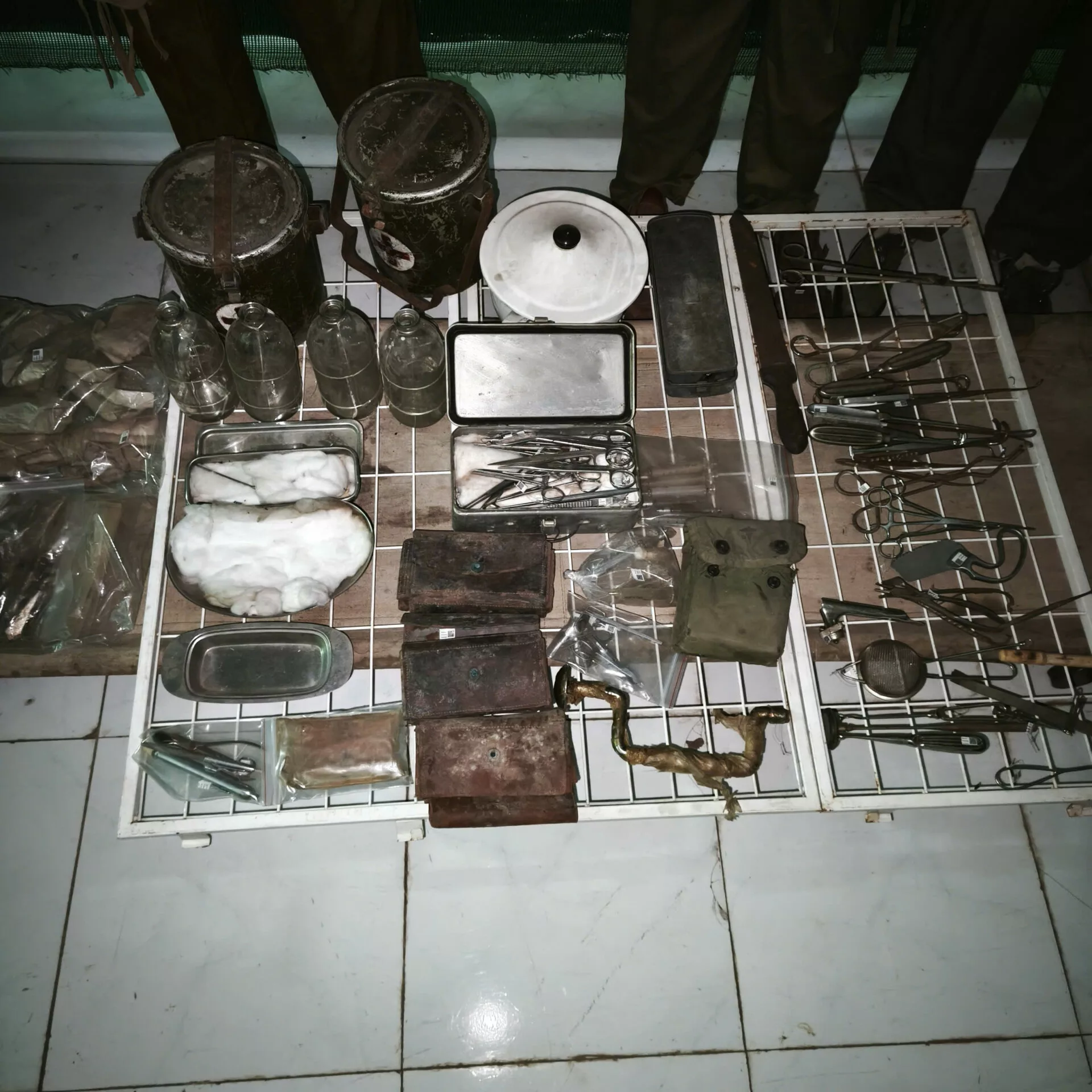 DỤNG CỤ Y TẾ CHIẾN TRƯỜNG