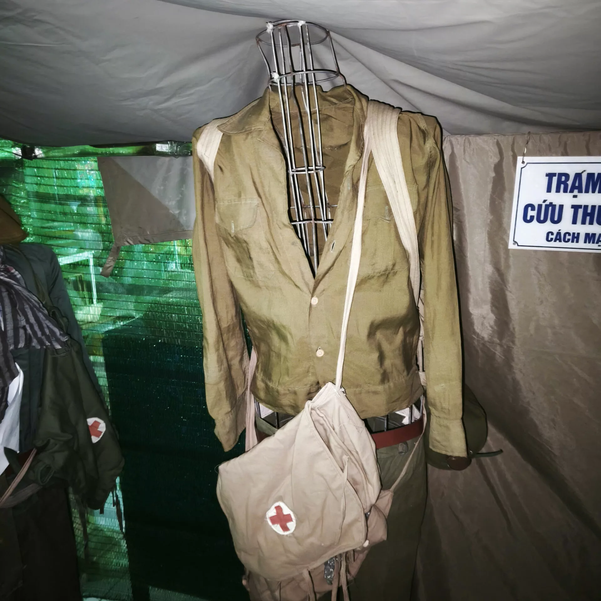 QUÂN Y CHIẾN TRƯỜNG