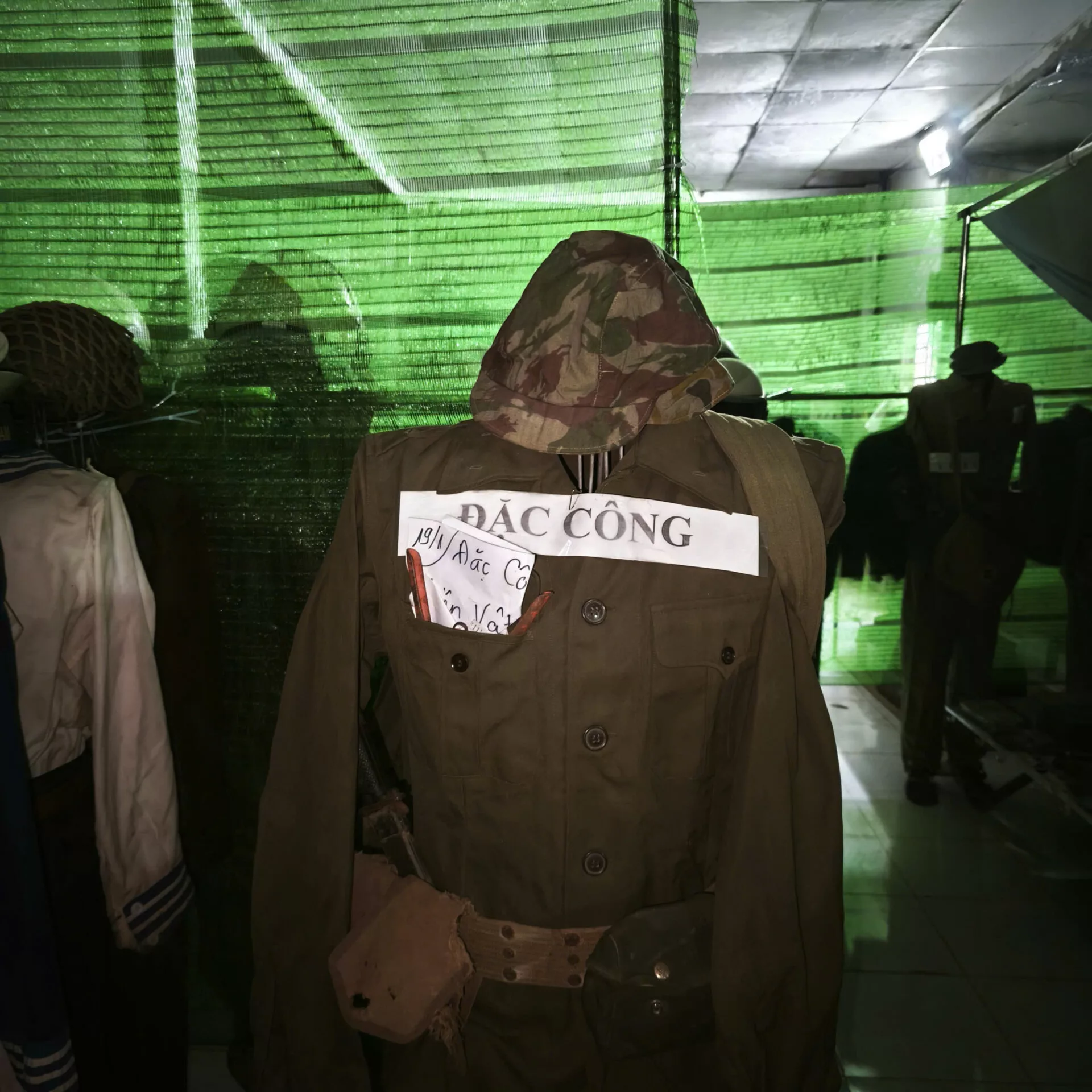 QUÂN PHỤC SĨ QUAN ĐẶC CÔNG