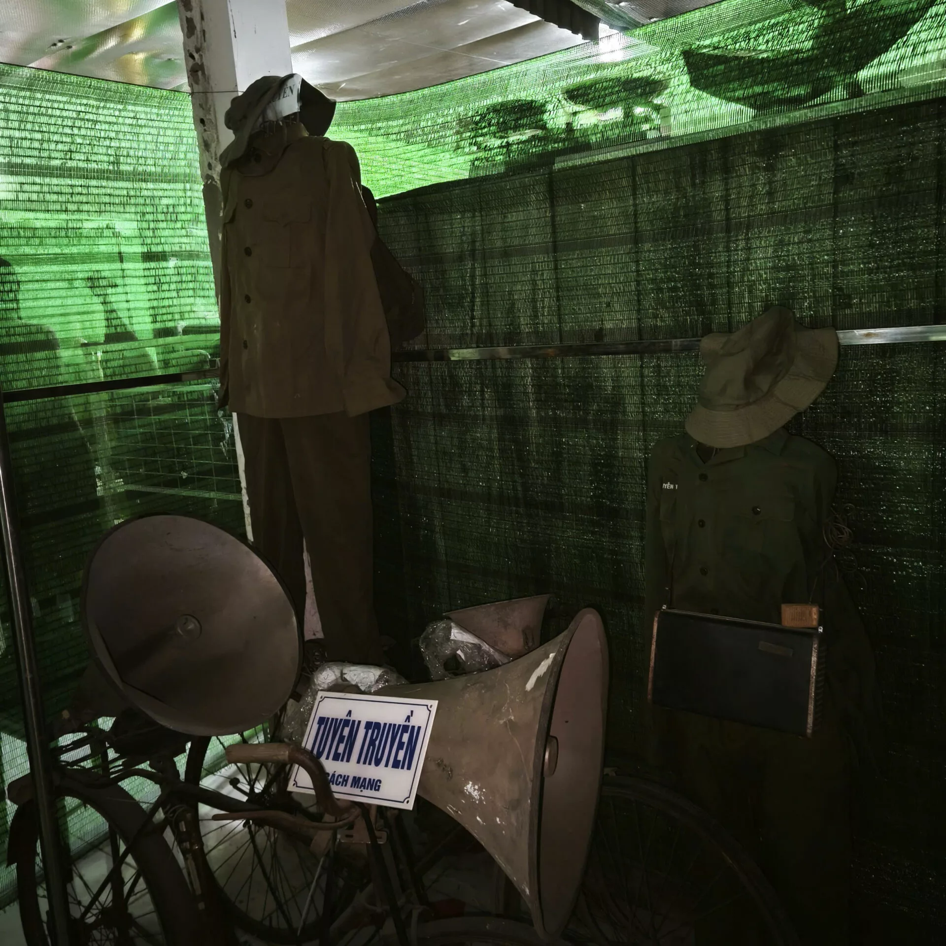 QUÂN PHỤC SĨ QUAN TUYÊN TRUYỀN