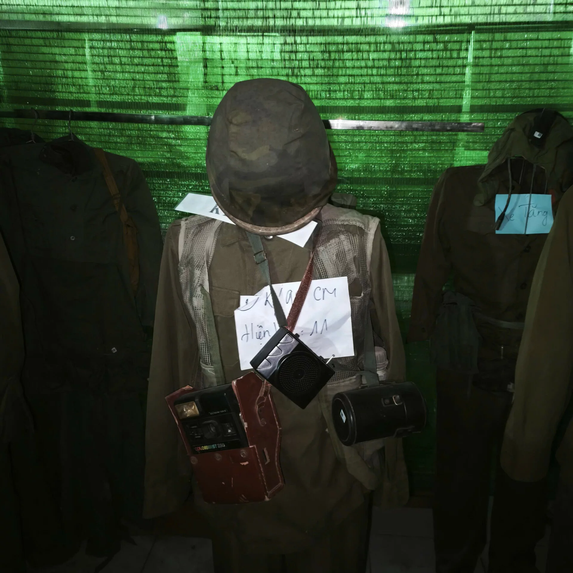 QUÂN PHỤC PHÓNG VIÊN CHIẾN TRƯỜNG