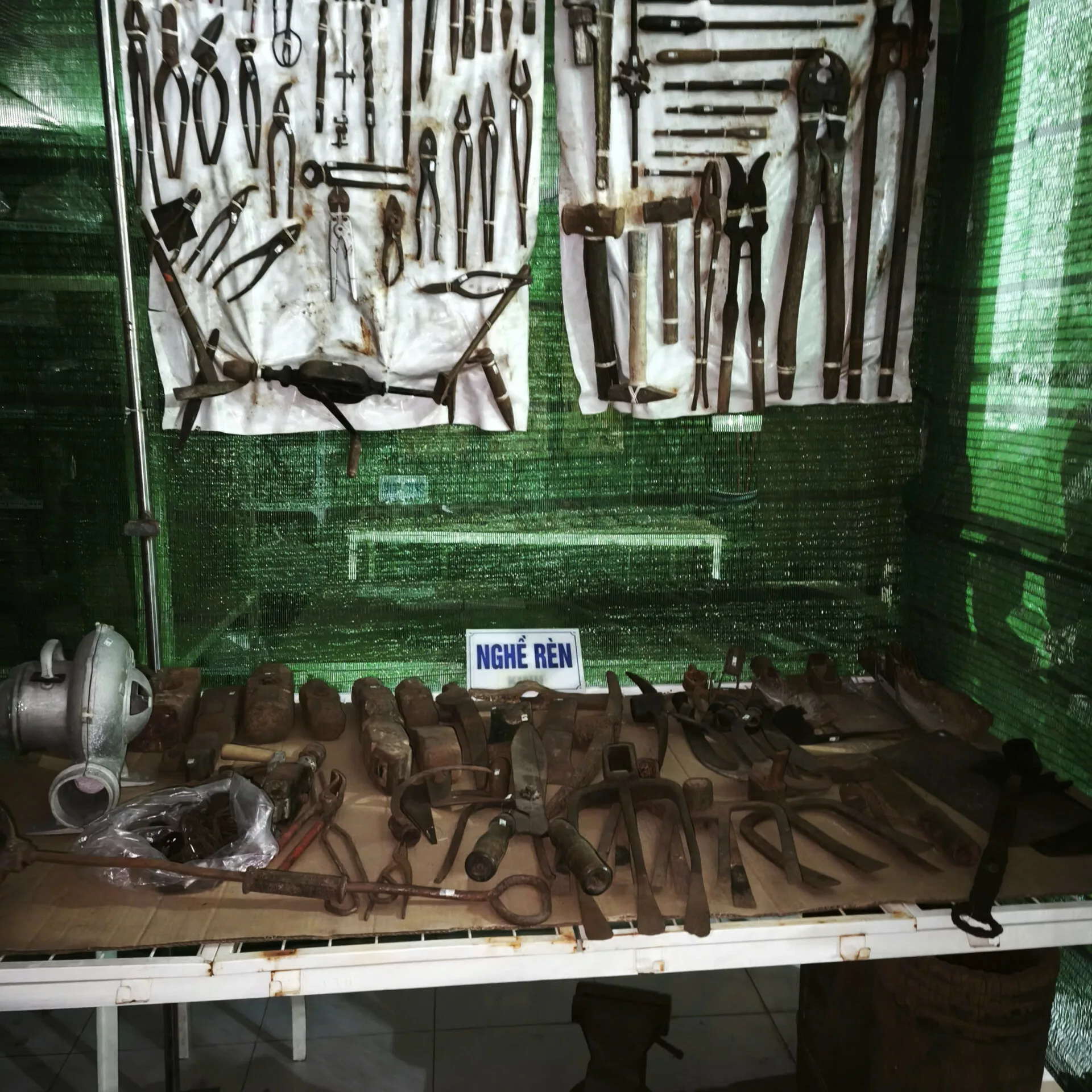 NGHỀ RÈN
