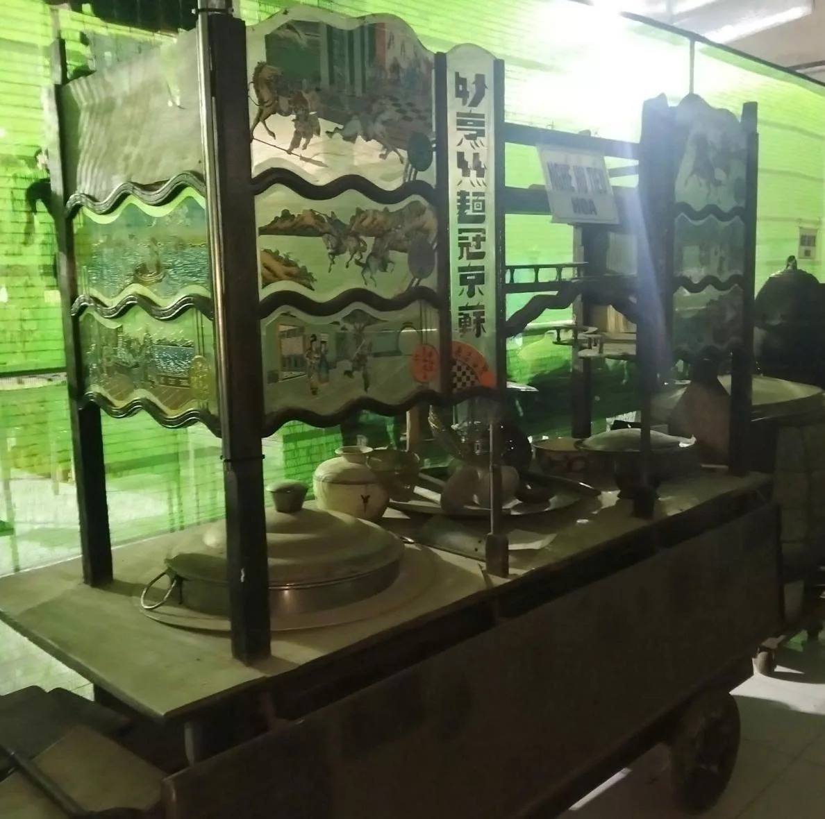 NGHỀ BÁN HỦ TÍU