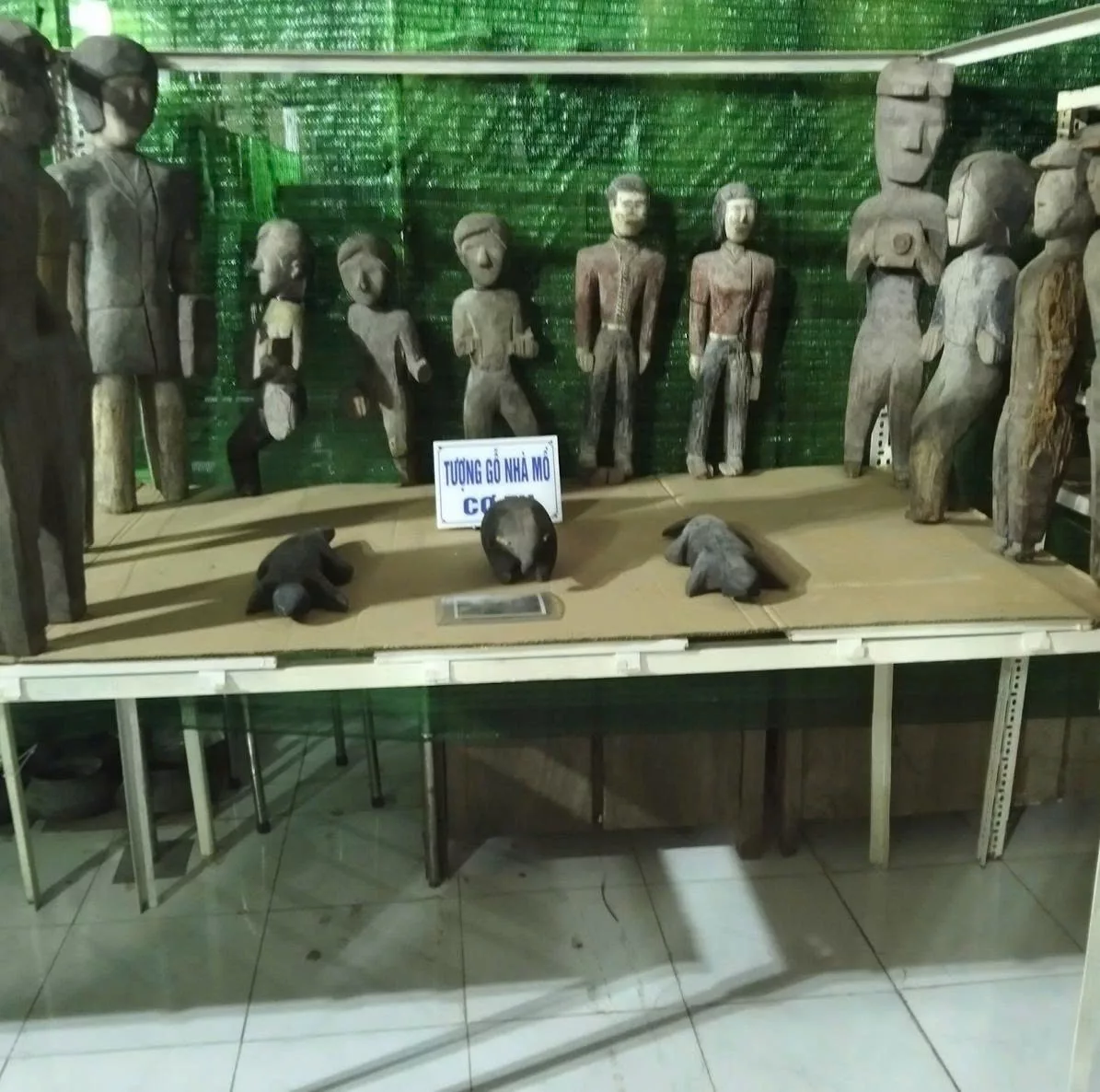 TƯỢNG GỖ NHÀ MỒ DÂN TỘC CƠ HƠ